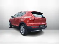 Używany Volvo XC40 Core 129 KM (94 kW) 2023 Czerwony SUV