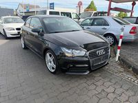 Używany Audi A1 Attraction 86 KM (63 kW) 2011 Czarny Hatchback