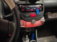 Gebraucht Toyota Aygo 68 PS (50 kW) 2006 Rot Kleinwagen