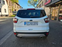 Usado Ford Kuga Cool & Connect 150 CV (110 kW) 2019 Blanco SUV