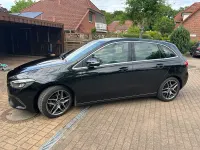 Gebraucht Mercedes B200 150 PS (110 kW) 2019 Schwarz Kleinwagen