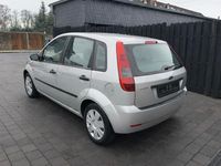 Gebraucht Ford Fiesta 80 PS (58 kW) 2003 Silber Kleinwagen