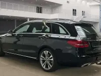 Gebraucht Mercedes E300 320 PS (235 kW) 2021 Schwarz/baltic black Kombi