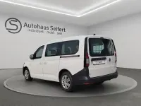 Gebraucht VW Caddy Basis 122 PS (89 kW) 2023 Weiß Van / Kleinbus