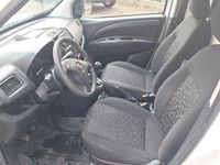 Gebraucht Opel Combo 90 PS (66 kW) 2016 Weiß Limousine