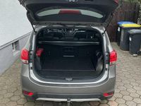 Gebraucht Kia Carens 141 PS (103 kW) 2018 Grau Van / Kleinbus