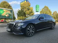 Używany Mercedes E220 194 KM (142 kW) 2019 Niebieski Sedan/Limuzyna