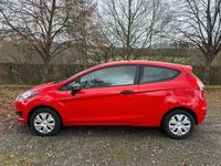 Gebraucht Ford Fiesta Trend 60 PS (44 kW) 2015 Rot Kleinwagen