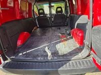 Gebraucht Opel Combo 75 PS (55 kW) 2010 Rot Van / Kleinbus