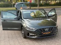 Gebraucht Hyundai i30 Select 120 PS (88 kW) 2023 Amazon grey / met Limousine