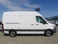 Używany Mercedes Sprinter 150 KM (110 kW) 2022 Biały Van