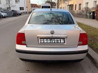 Gebraucht VW Passat 125 PS (91 kW) 1997 Silber Limousine