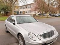Gebraucht Mercedes E220 150 PS (110 kW) 2003 Silber Limousine