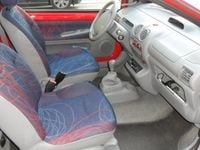 Używany Renault Twingo 58 KM (42 kW) 2003 Czerwony Hatchback