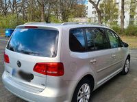 Gebraucht VW Touran Highline 150 PS (110 kW) 2011 Silber Van / Kleinbus