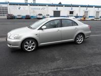 Gebraucht Toyota Avensis Executive 147 PS (108 kW) 2003 Silber Kleinwagen