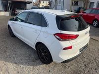 Gebraucht Hyundai i30 Style 140 PS (102 kW) 2017 Weiß Limousine