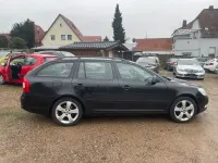 Gebraucht Skoda Octavia Ambiente 122 PS (89 kW) 2011 Schwarz Kombi
