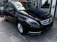 Gebraucht Mercedes B180 122 PS (89 kW) 2012 Schwarz Van / Kleinbus