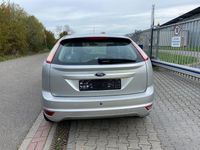 Gebraucht Ford Focus Style 101 PS (74 kW) 2008 Silber Limousine