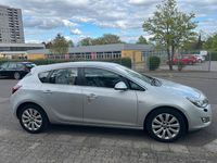 Gebraucht Opel Astra 140 PS (102 kW) 2011 Silber Limousine