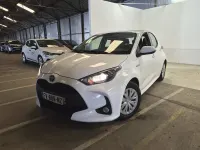 Gebraucht Toyota Yaris Hybrid 92 PS (67 kW) 2020 Weiß Limousine