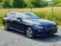 Gebraucht Mercedes E220 194 PS (142 kW) 2019 Blau Kombi