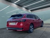 Gebraucht VW Passat Elegance 150 PS (110 kW) 2024 Rot Van / Kleinbus