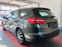 Gebraucht Ford Focus Trend 120 PS (88 kW) 2016 Grau Limousine