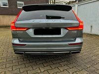 gebraucht Volvo V60 T5 Pano;HUD;360;Massage;Sound B&W;8x Bereifung; uvm