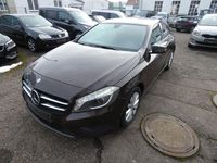 Gebraucht Mercedes A180 Style 109 PS (80 kW) 2014 Braun Limousine