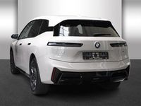 Neu BMW iX M Sport 300 kW (408 PS) 2025 Dune grey metallic SUV