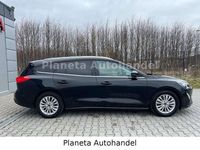 Używany Ford Focus Titanium 120 KM (88 kW) 2020 Czarny Kombi