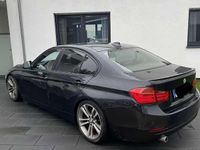 Gebraucht BMW 320 184 PS (135 kW) 2013 Schwarz Limousine