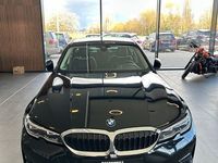 Gebraucht BMW 318 Advantage 150 PS (110 kW) 2021 Schwarz Limousine