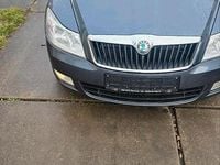Gebraucht Skoda Octavia 140 PS (102 kW) 2010 Grau Kombi