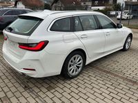 Gebraucht BMW 320 Performance 190 PS (139 kW) 2023 Weiß Kombi