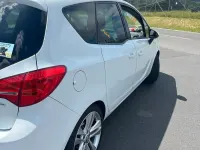 Gebraucht Opel Meriva 120 PS (88 kW) 2010 Weiß Van / Kleinbus