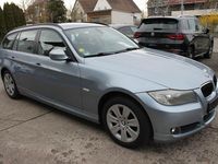 Gebraucht BMW 318 143 PS (105 kW) 2011 Blau Limousine