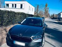 Gebraucht Skoda Superb Selection 150 PS (110 kW) 2024 Grau Kombi