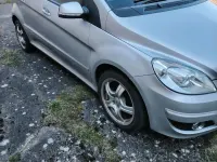 Gebraucht Mercedes B180 109 PS (80 kW) 2009 Silber Van / Kleinbus