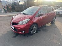 Gebraucht Toyota Yaris Club 99 PS (72 kW) 2013 Rot Limousine