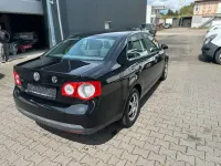 Brugt VW Jetta 105 HK (77 kW) 2005 Sort Sedan