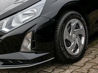 Gebraucht Hyundai i20 Select 101 PS (74 kW) 2024 Schwarz Kleinwagen