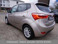 Gebraucht Hyundai i20 Space Plus 125 PS (91 kW) 2018 Gold Van / Kleinbus