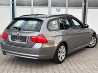 Gebraucht BMW 320 184 PS (135 kW) 2010 Grau Kombi
