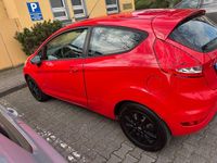 Gebraucht Ford Fiesta Ambiente 82 PS (60 kW) 2009 Rot Kleinwagen