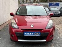 Gebraucht Renault Clio III Dynamique 75 PS (55 kW) 2011 Rot Limousine
