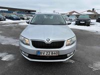 Gebraucht Skoda Octavia Elegance 140 PS (102 kW) 2014 Silber Kleinwagen