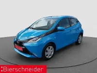 Gebraucht Toyota Aygo X-play 69 PS (50 kW) 2017 Blau Kleinwagen